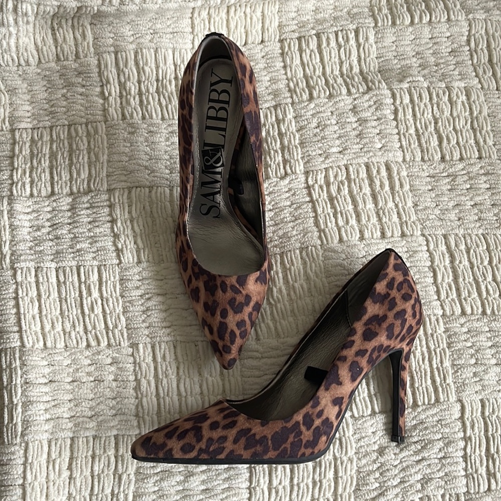 Sam & libby leopard heels, size 8